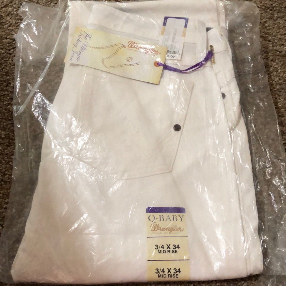 White wrangler jeans